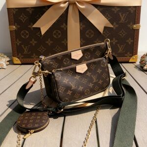 LV Multi Pochette Accessoires Bag